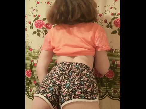 ❤️ Seksi mlada bejba se pred kamero sleče s kratkih hlač ️❌ Slute pri nas ❌❤